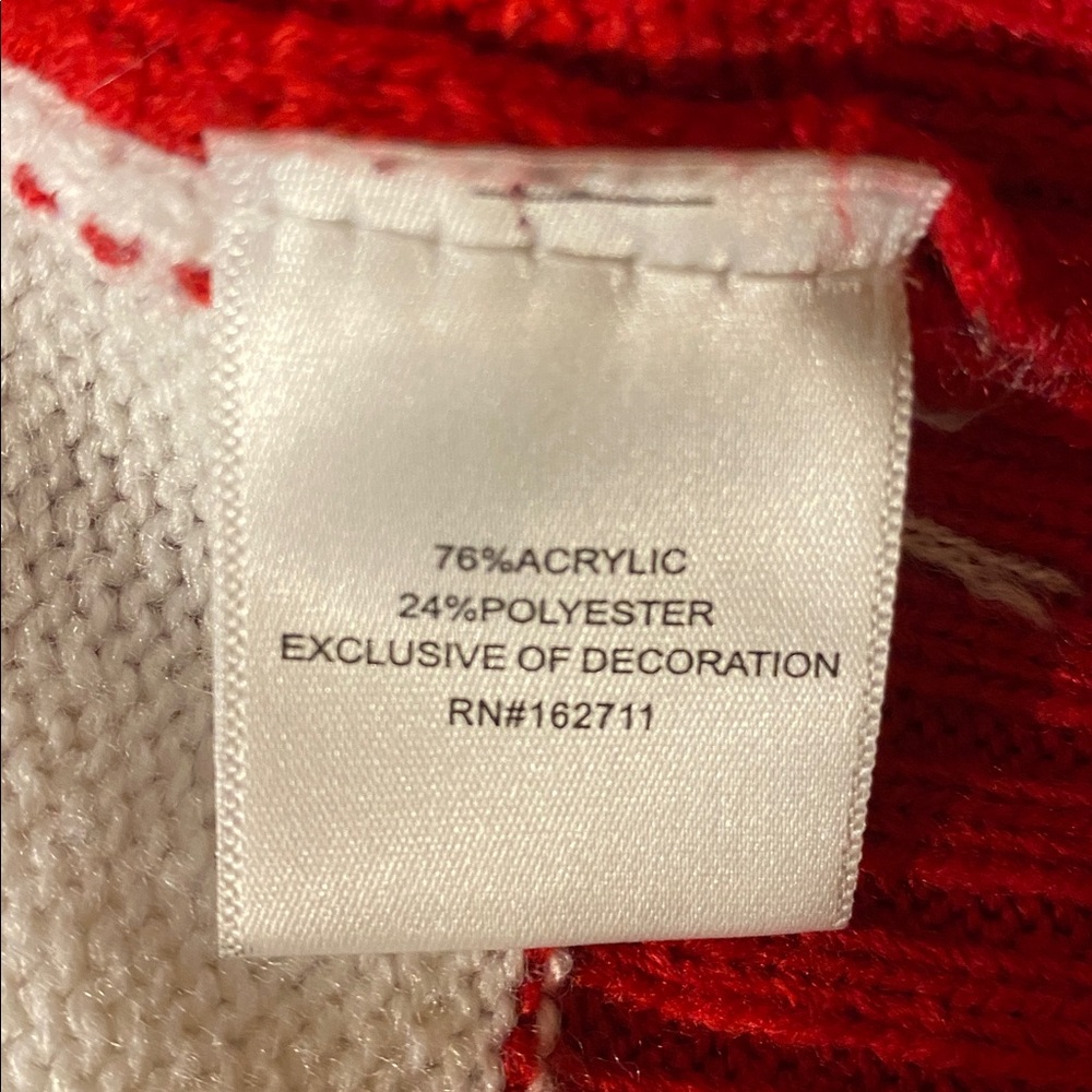 Major Label Group Holiday Red and White Vest with Gingerbread Design Size M - Picture 9 of 9
